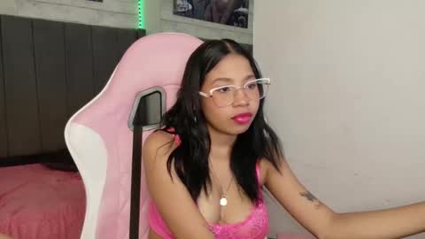 Snapshot of aida_princess chatting on 12/04/25, 11:46 Aida online show from 12/04/25, 11:46