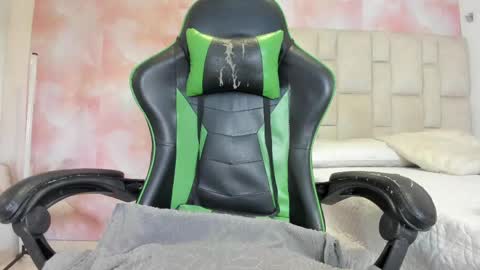 karoline  online show from 04/13/26, 08:58