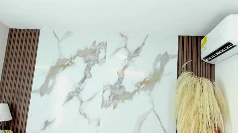 Aida  online show from 03/09/25, 02:32