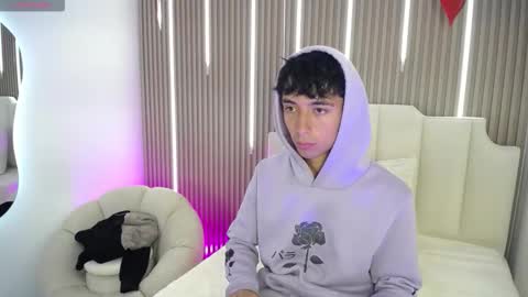 Snapshot of aiden_rivers_ chatting on 02/18/26, 12:34 Aiden online show from 02/18/26, 12:34