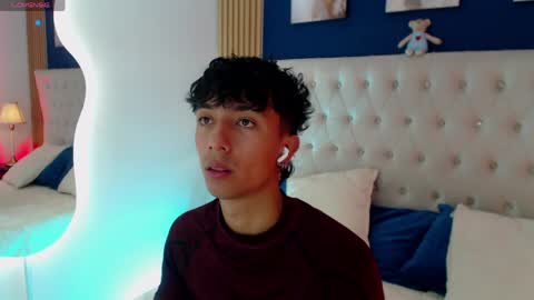 Aiden online show from 03/28/26, 01:11