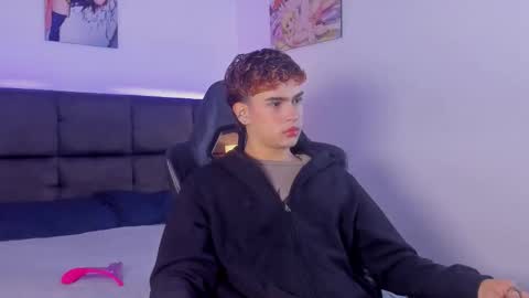 Aiden  online show from 10/25/25, 01:29