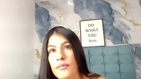 Ailyn online show from 04/21/26, 02:51