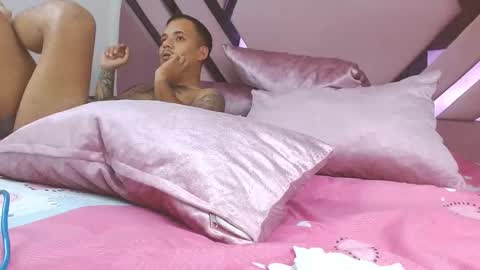 aiilynsmiith online show from 10/19/25, 05:19