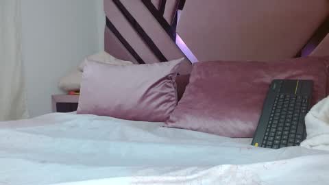 aiilynsmiith online show from 10/23/25, 03:39