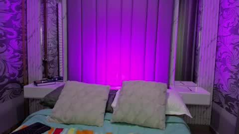   online show from 09/19/25, 02:57