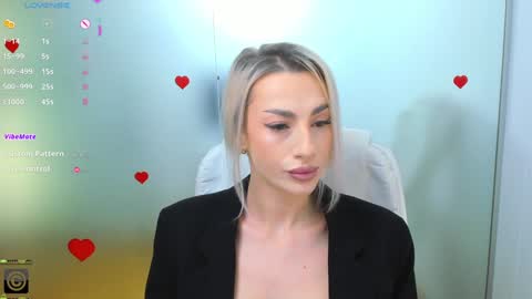 Allie  online show from 11/25/25, 08:36