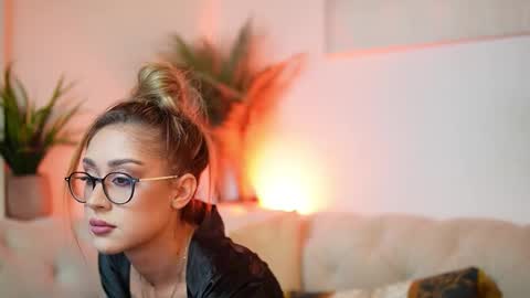  Aileen  online show from 10/04/25, 07:01