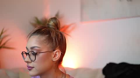  Aileen  online show from 10/13/25, 06:41