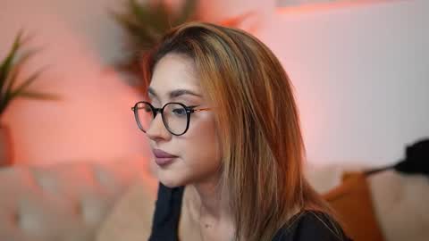  Aileen  online show from 10/23/25, 06:39