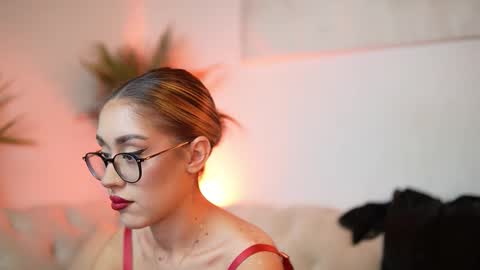  Aileen  online show from 10/29/25, 07:59