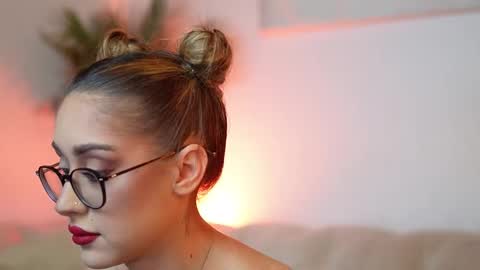  Aileen  online show from 11/20/25, 07:57