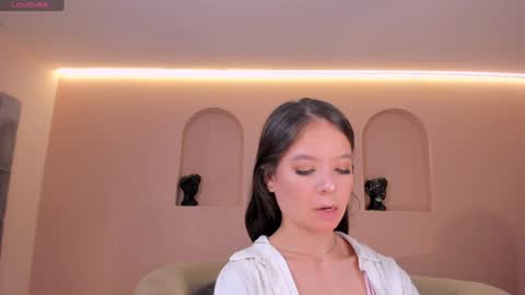  AILEEN VEGA  online show from 12/22/24, 04:38