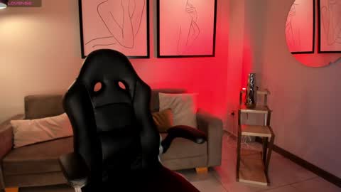  AILEEN VEGA  online show from 12/24/24, 05:34