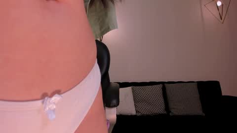  AILEEN VEGA  online show from 12/31/24, 02:19