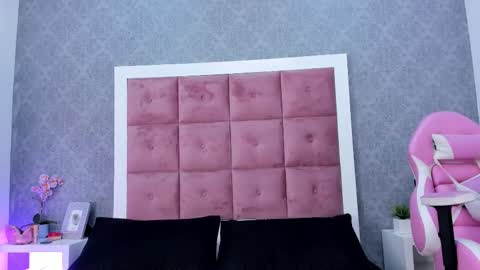 Ailen online show from 11/22/25, 12:15