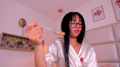 Snapshot of aily_yozuko chatting on 12/31/24, 10:15 Aily Yozuko online show from 12/31/24, 10:15