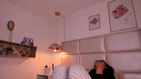 Snapshot of aily_yozuko chatting on 02/01/25, 10:37 Aily Yozuko online show from 02/01/25, 10:37