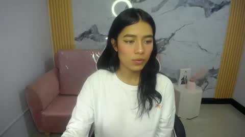 ailyn_ch1 online show from 06/08/26, 12:38