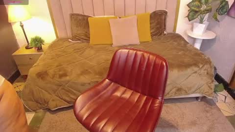 Ailyn rouss online show from 04/11/26, 01:48