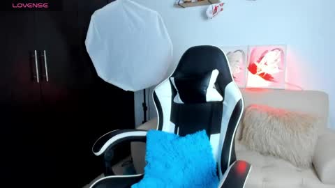 Snapshot of ailynred_ chatting on 05/05/26, 04:09 Ailyn online show from 05/05/26, 04:09