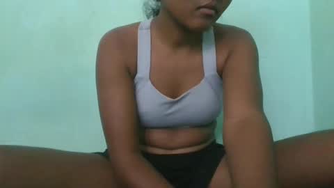 Snapshot of aimeamour chatting on 03/05/25, 02:23 aimeamour online show from 03/05/25, 02:23