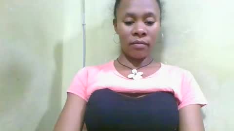 Snapshot of aimee982179 chatting on 05/18/26, 04:35 aimee982179 online show from 05/18/26, 04:35