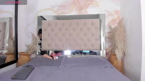 Snapshot of ainaah_ chatting on 09/26/25, 12:09 Ainaah online show from 09/26/25, 12:09