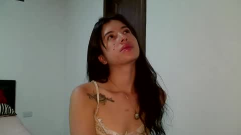 Snapshot of aine_ileana chatting on 09/10/25, 01:11 J online show from 09/10/25, 01:11