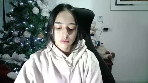 Snapshot of aineangeel chatting on 12/31/24, 03:01 AINE online show from 12/31/24, 03:01