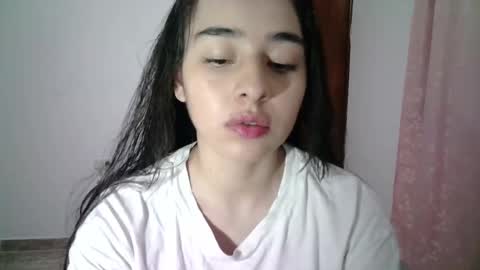 Snapshot of aineangeel chatting on 09/22/25, 12:23 AINE online show from 09/22/25, 12:23