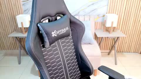 Snapshot of ainhoa_56 chatting on 09/18/25, 12:07 Ainhoa online show from 09/18/25, 12:07