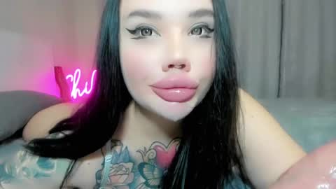 Aira online show from 04/22/26, 01:19