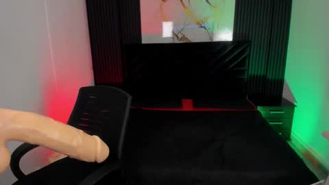 Airam Clair online show from 10/31/25, 09:05