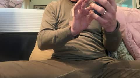 Snapshot of airier chatting on 04/30/26, 01:17 airier online show from 04/30/26, 01:17