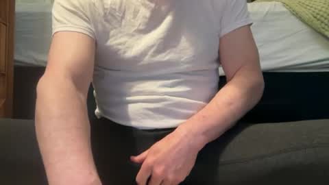 Snapshot of airier chatting on 05/20/26, 12:33 airier online show from 05/20/26, 12:33
