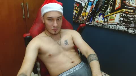 Snapshot of airon_blade chatting on 12/20/24, 02:08 A I R O N online show from 12/20/24, 02:08