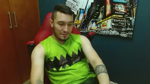 Snapshot of airon_blade chatting on 12/28/24, 11:05 A I R O N online show from 12/28/24, 11:05