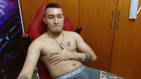 Snapshot of airon_blade chatting on 01/28/25, 10:45 A I R O N online show from 01/28/25, 10:45