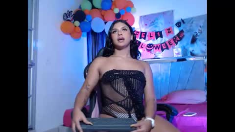 aisha299 online show from 10/17/25, 04:15
