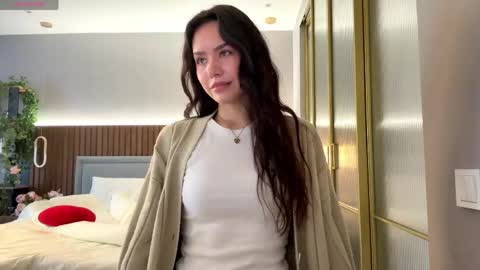 Aisha online show from 04/19/26, 05:29