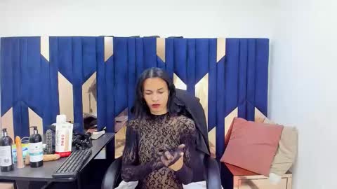 Aisha online show from 11/19/25, 04:34