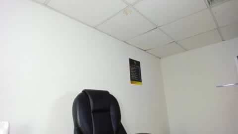 Aisha online show from 12/05/25, 03:48