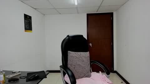 Aisha online show from 03/25/26, 04:07