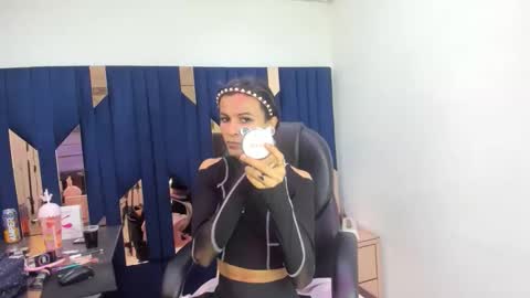 Aisha online show from 04/22/26, 03:31