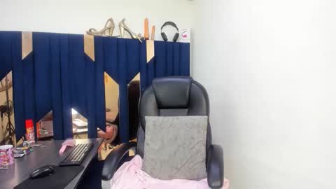 Aisha online show from 04/24/26, 03:53