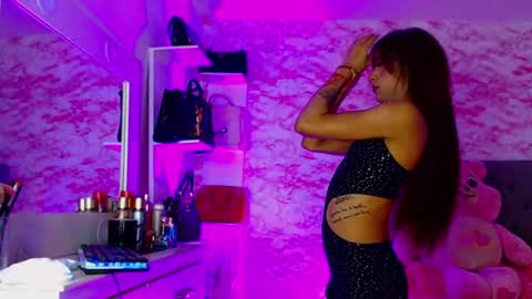 Snapshot of aisha_sex222 chatting on 05/18/26, 05:02 aisha_sex222 online show from 05/18/26, 05:02