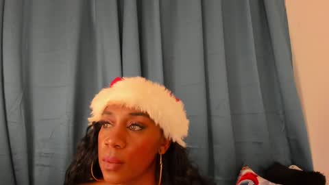 Snapshot of aisha_w10 chatting on 12/28/24, 04:09 Aisha online show from 12/28/24, 04:09