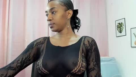 Snapshot of aisha_w10 chatting on 02/24/25, 12:48 Aisha online show from 02/24/25, 12:48