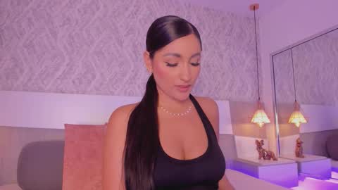 Snapshot of aishapeyton chatting on 11/18/25, 03:38 Aisha online show from 11/18/25, 03:38